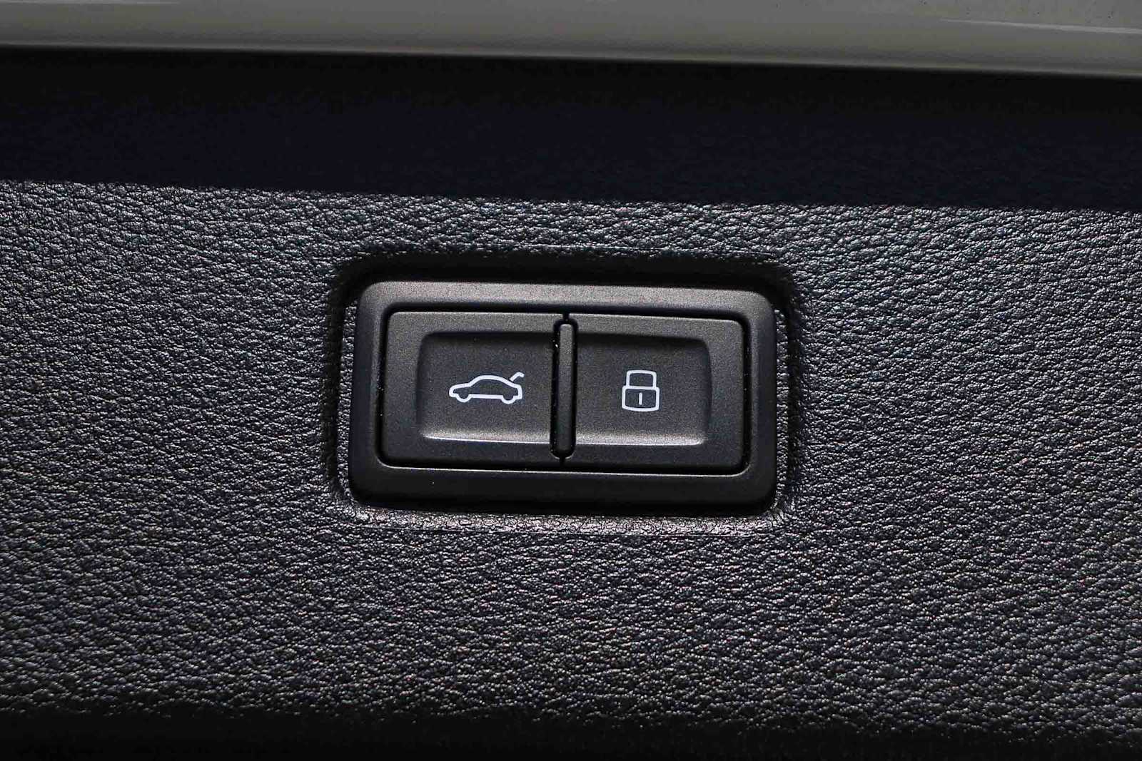 Thumbnail: 2023 Audi Q7 - 35