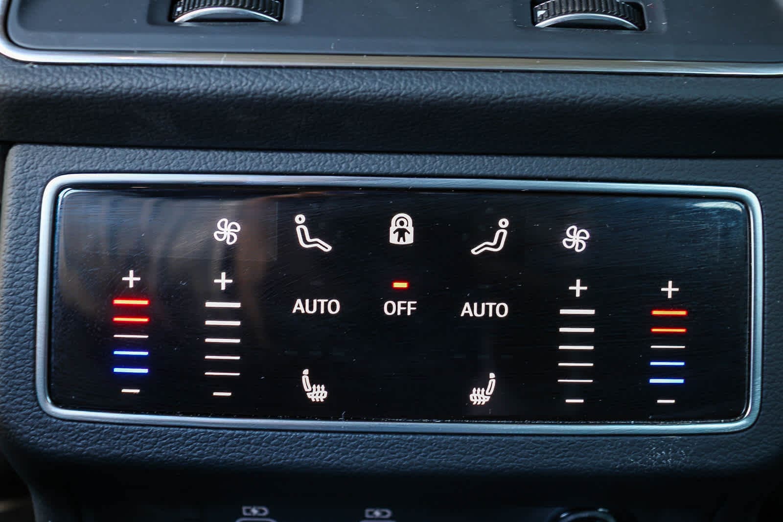 Thumbnail: 2025 Audi RS 6 - 25