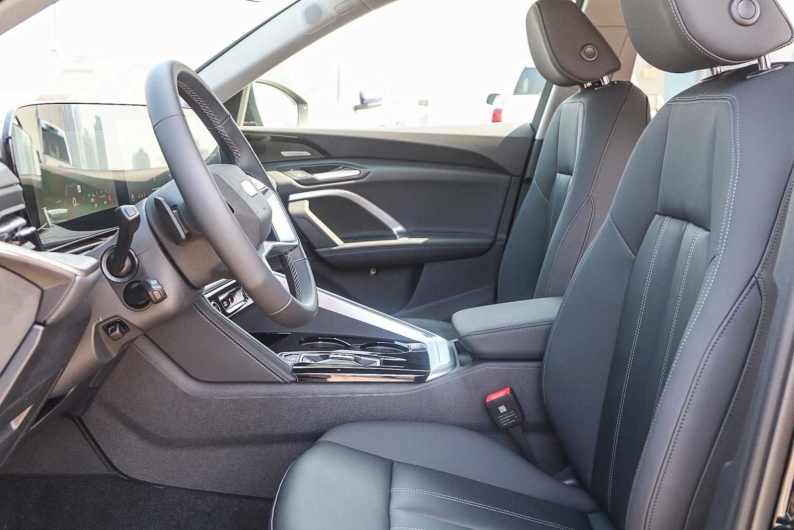 Thumbnail: 2025 Audi Q5 - 17