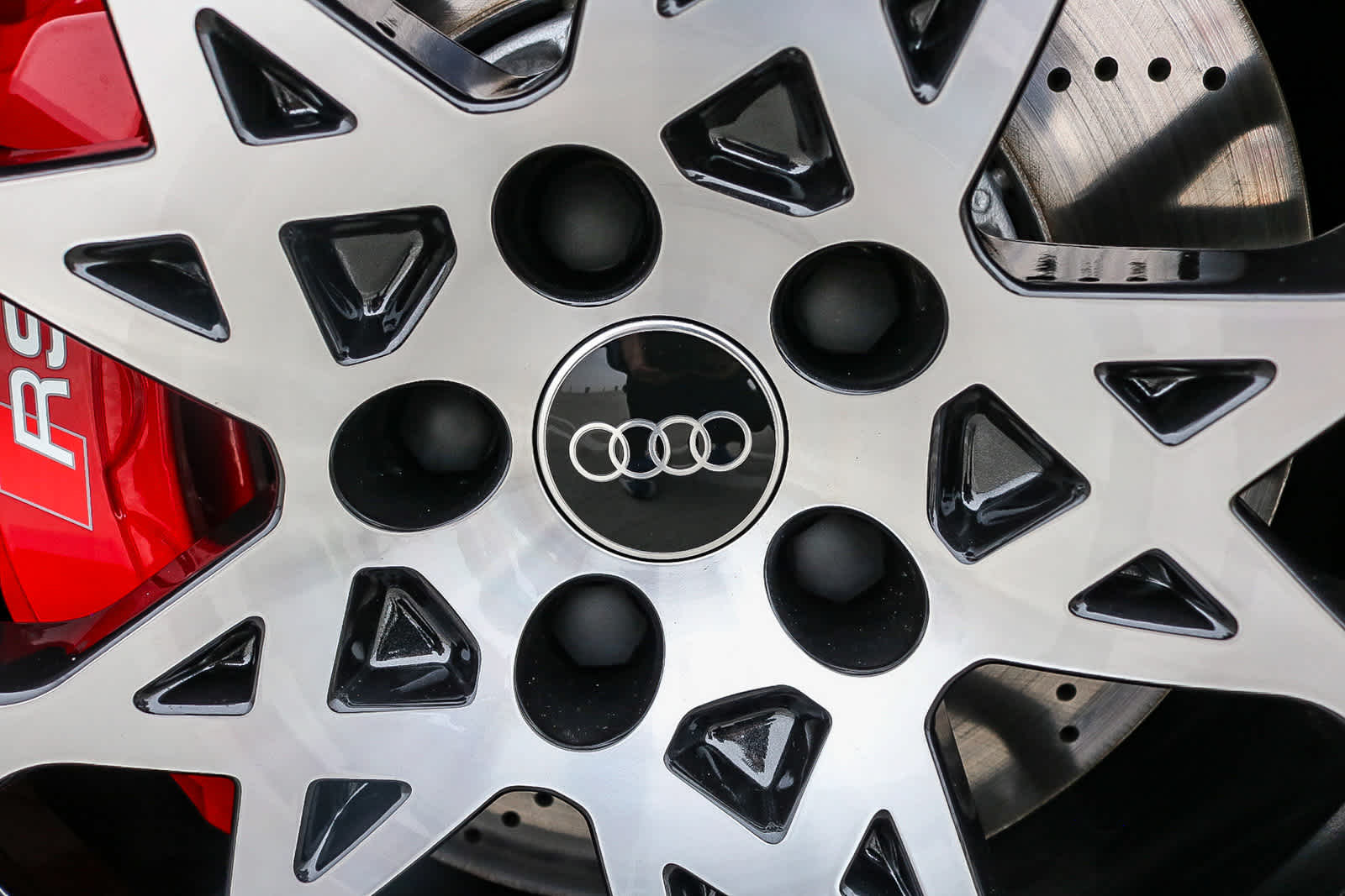 Thumbnail: 2025 Audi RS 3 - 15
