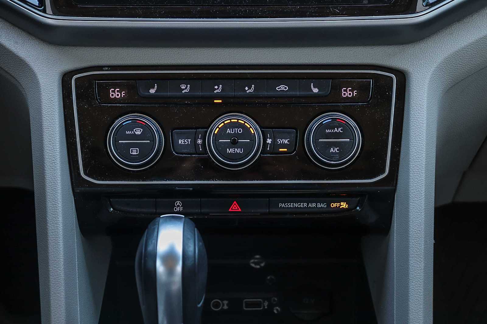 Thumbnail: 2018 Volkswagen Atlas - 16