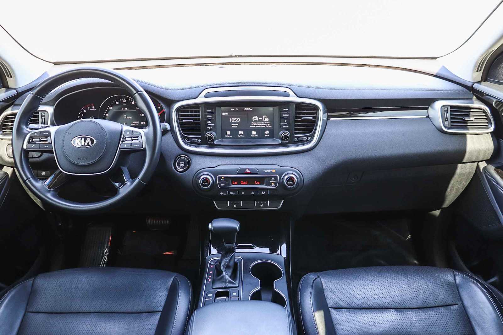 Thumbnail: 2019 Kia Sorento - 16