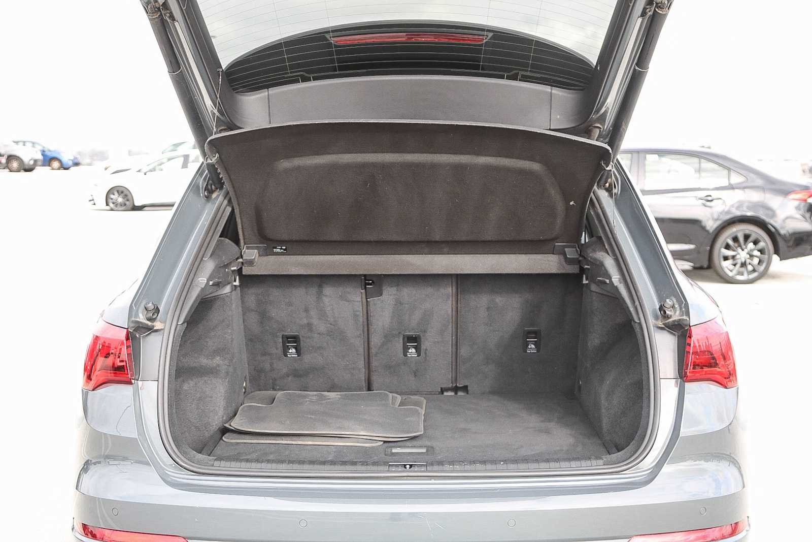 Thumbnail: 2022 Audi Q3 - 27