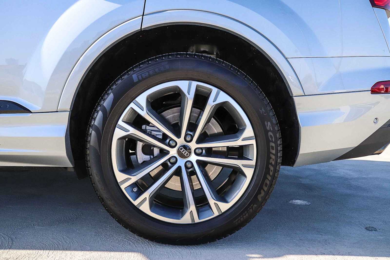 Thumbnail: 2025 Audi Q7 - 13