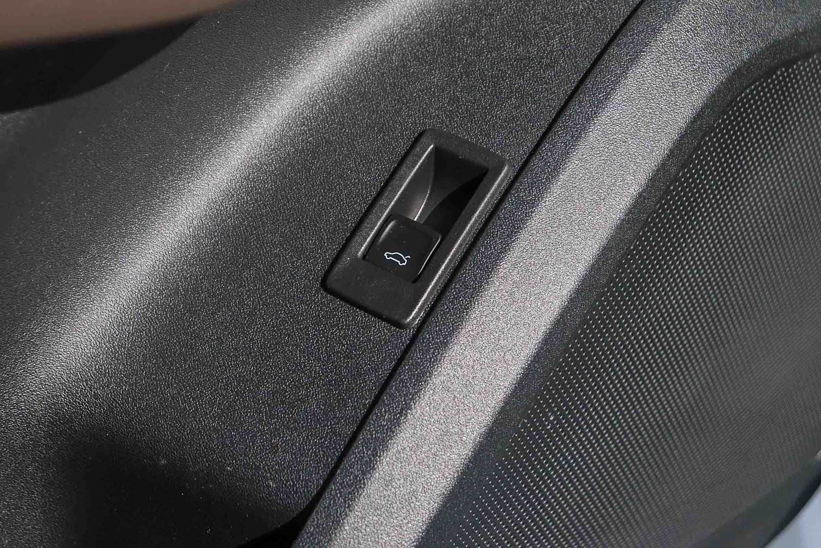 Thumbnail: 2025 Audi Q5 - 27