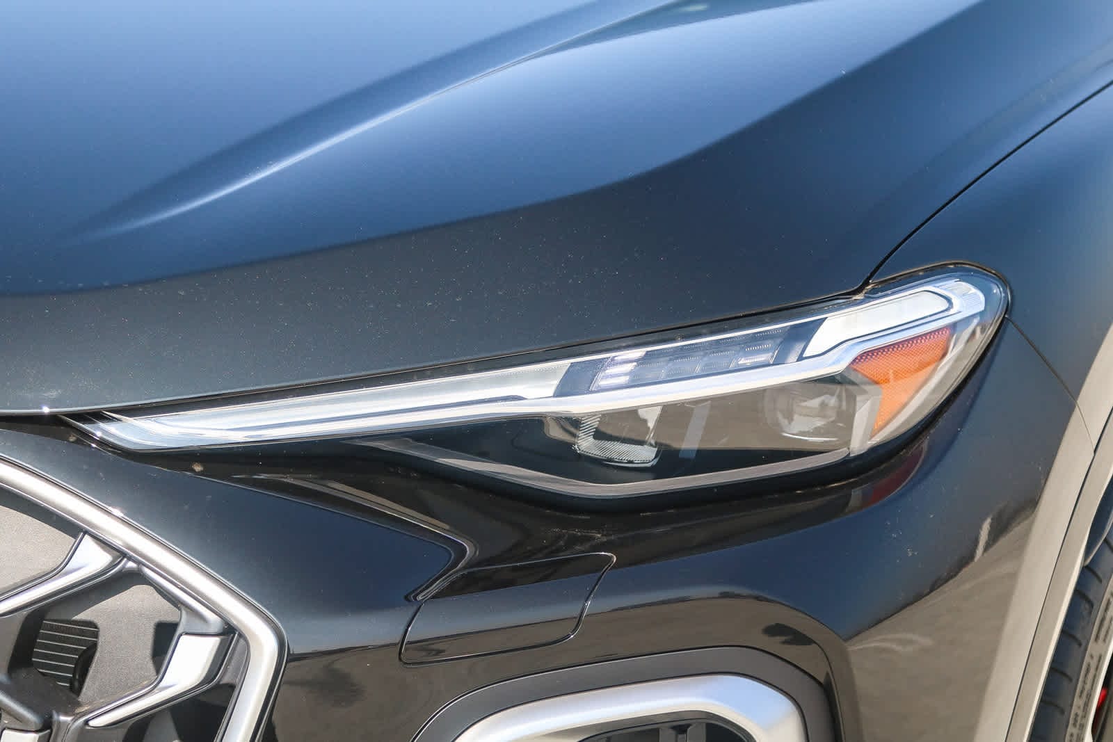 Thumbnail: 2025 Audi SQ5 - 5