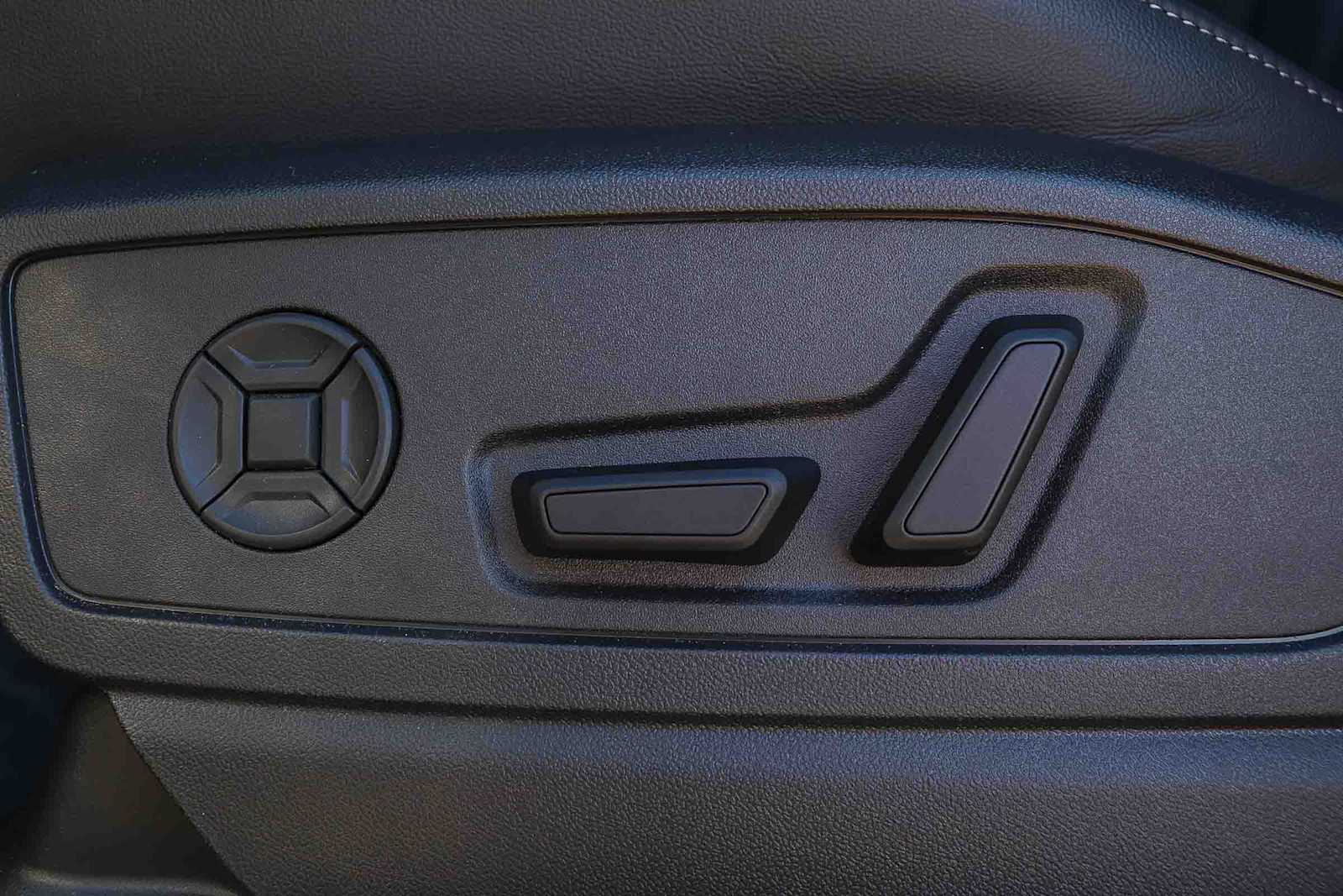 Thumbnail: 2025 Audi Q5 - 25