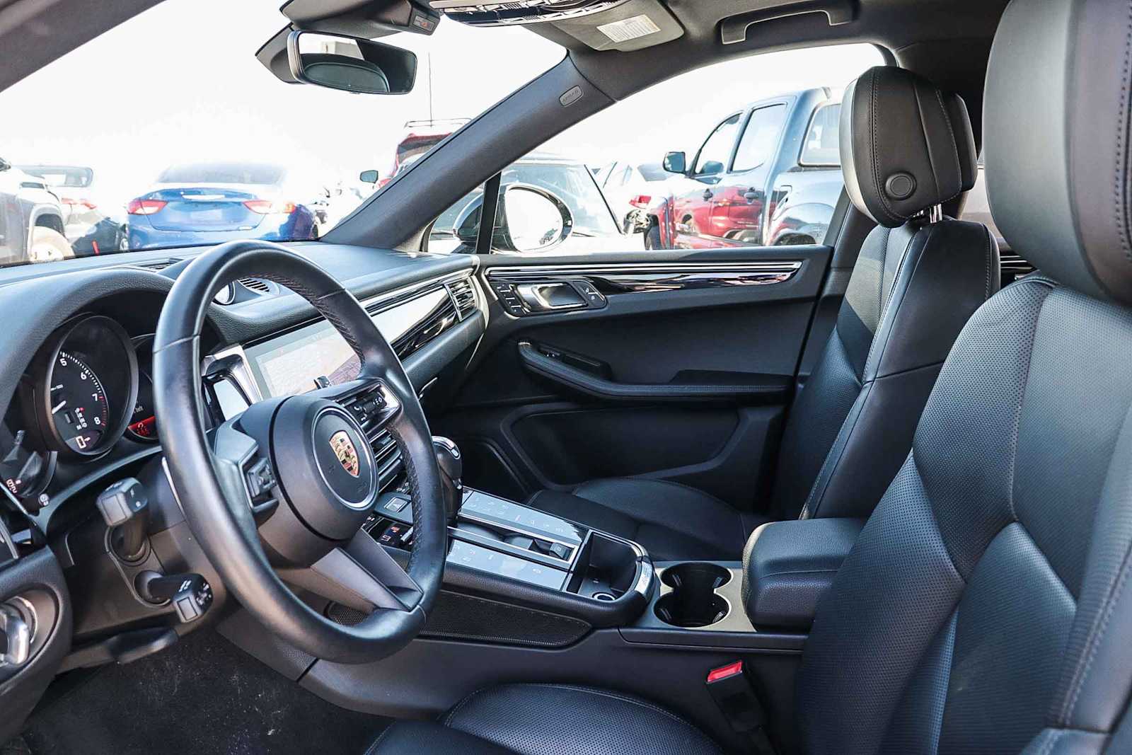 Thumbnail: 2023 Porsche Macan - 19