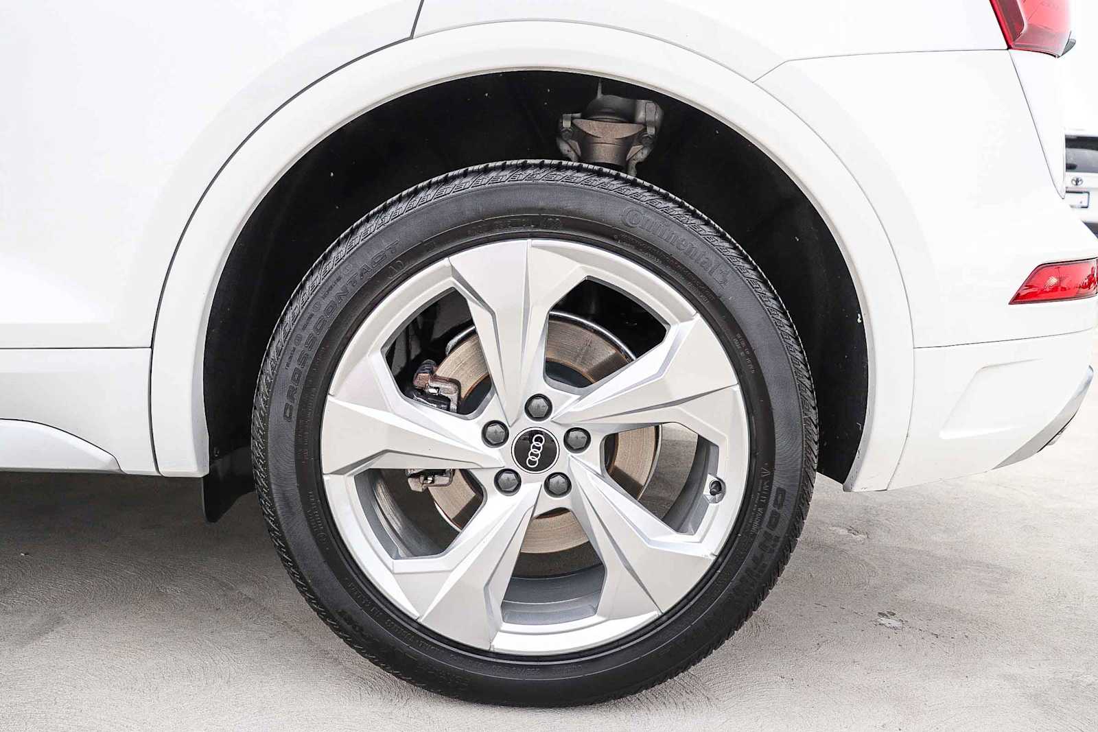 Thumbnail: 2022 Audi Q5 - 13