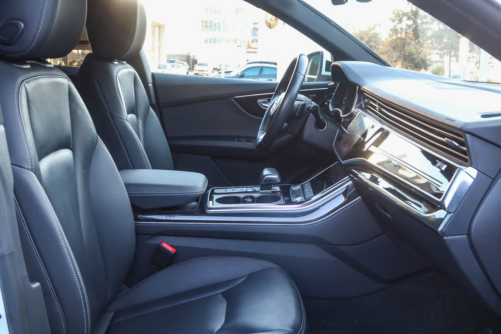 Thumbnail: 2019 Audi Q8 - 19