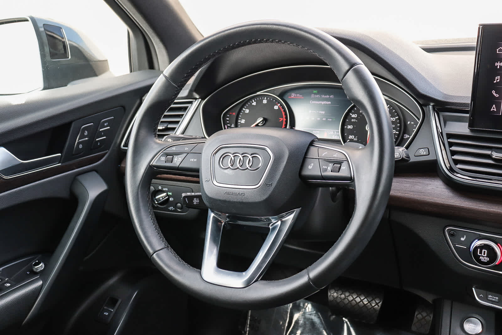 Thumbnail: 2023 Audi Q5 - 16