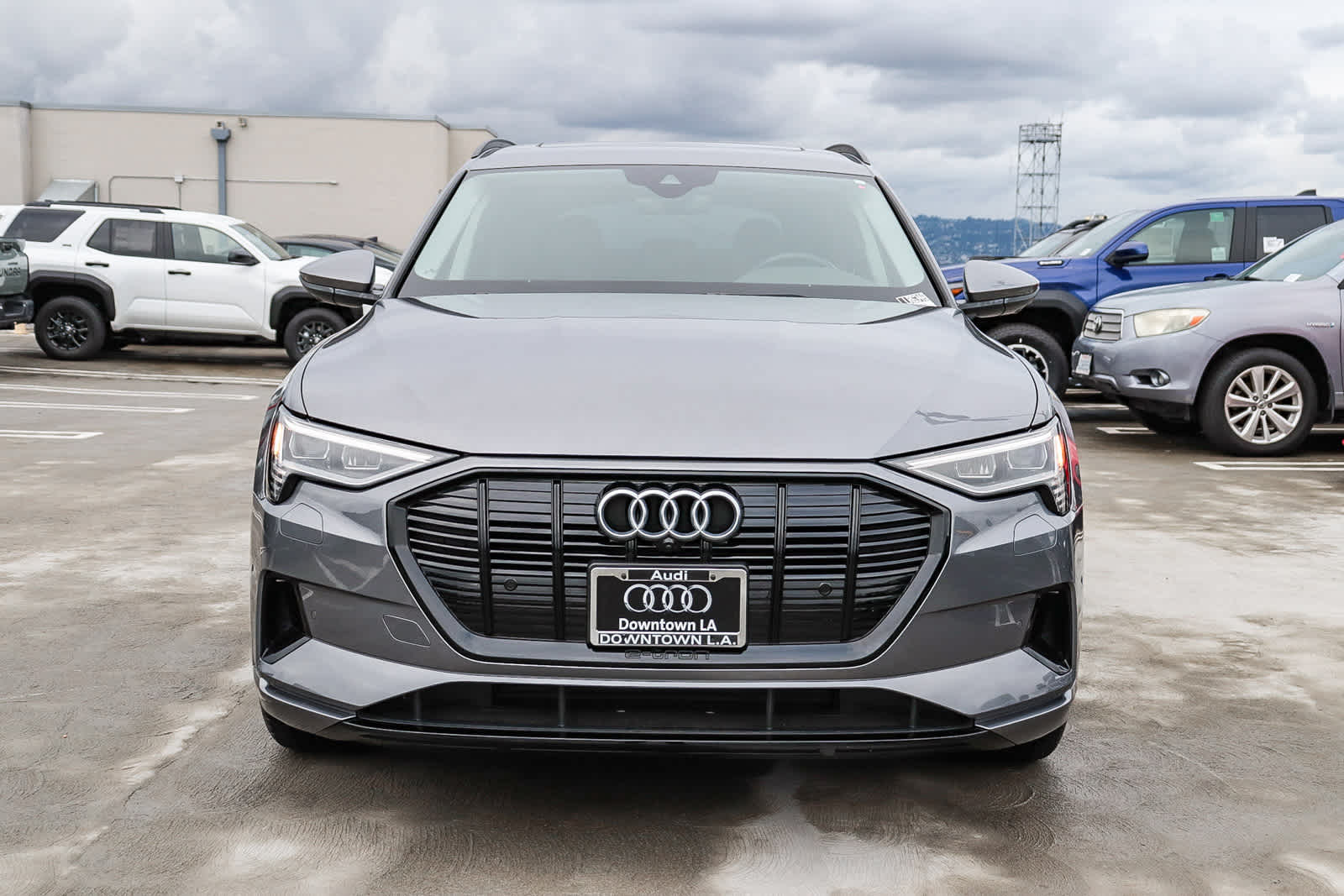 Thumbnail: 2022 Audi e-tron - 2