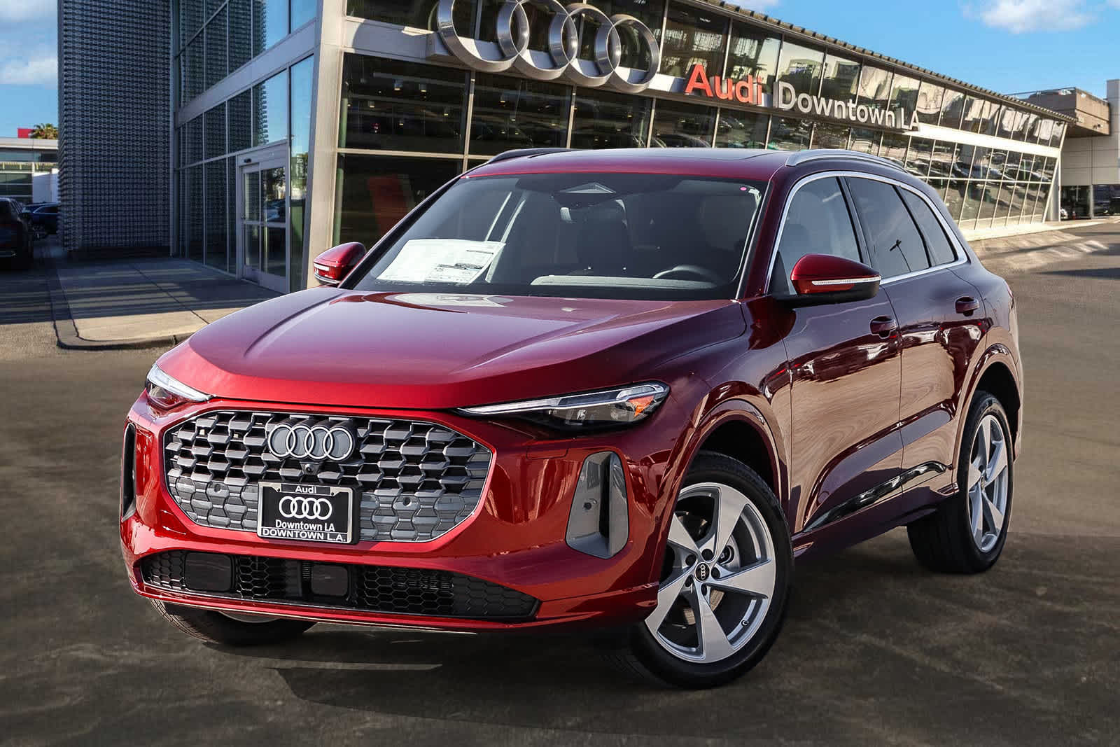 Thumbnail: 2025 Audi Q5 - 1