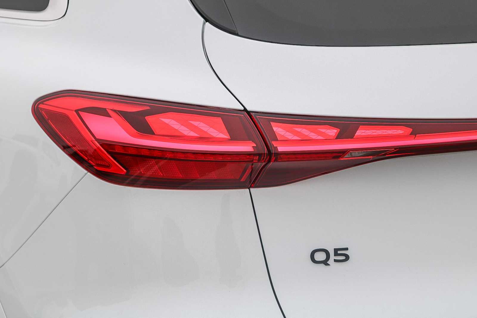 Thumbnail: 2025 Audi Q5 - 9