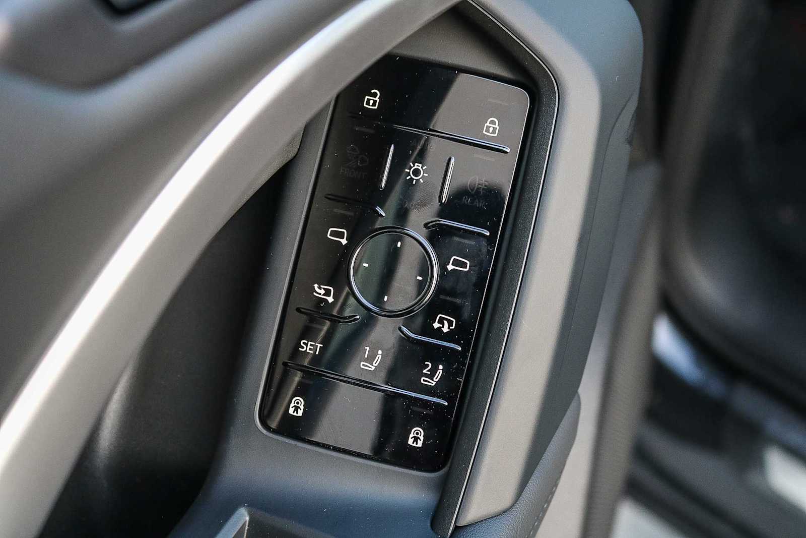 Thumbnail: 2025 Audi Q5 - 27