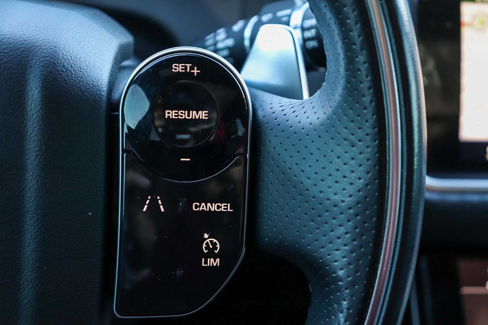 Thumbnail: 2020 Land Rover Range Rover Velar - 21