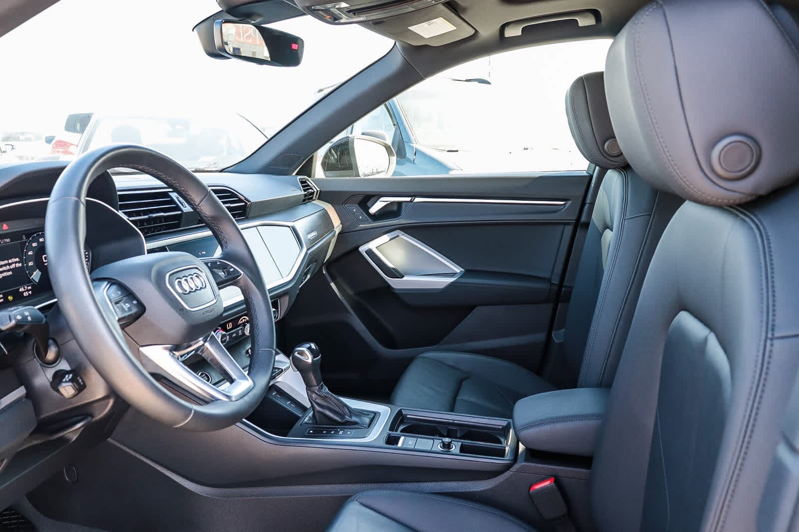 Thumbnail: 2023 Audi Q3 - 22