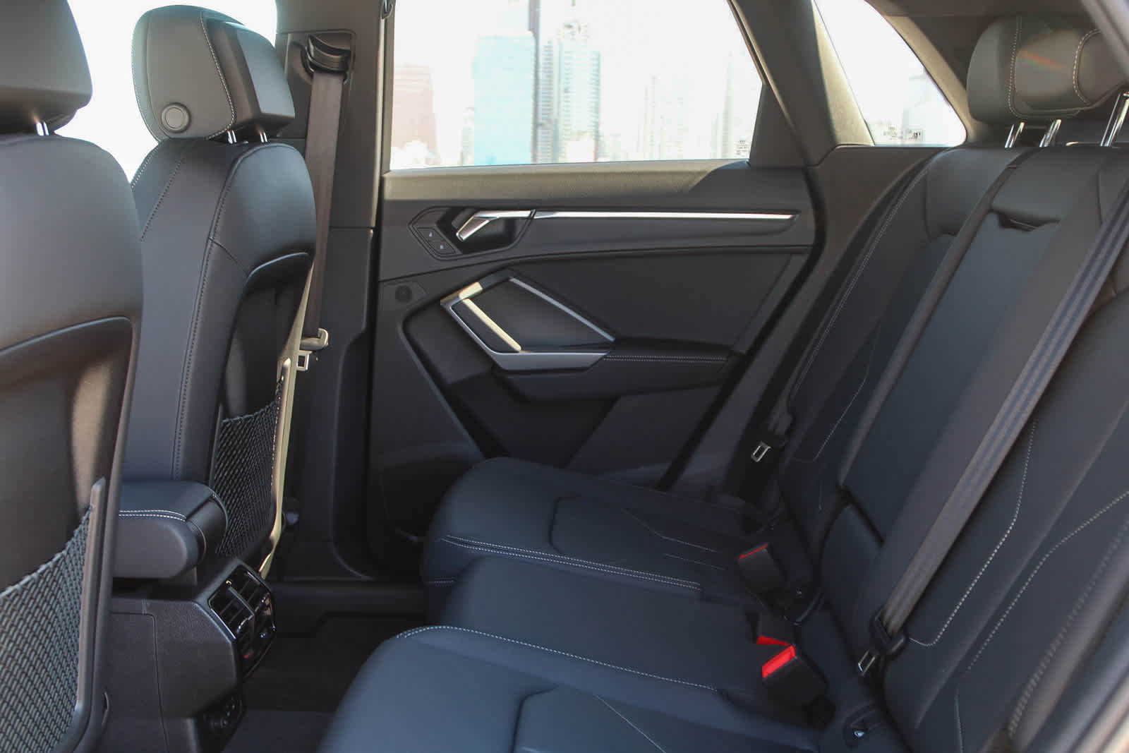 Thumbnail: 2025 Audi Q3 - 27