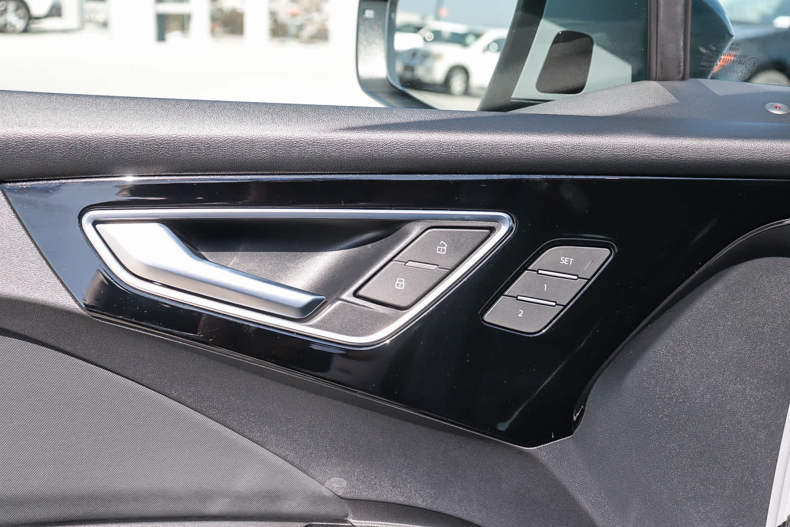 Thumbnail: 2023 Audi Q4 e-tron - 32