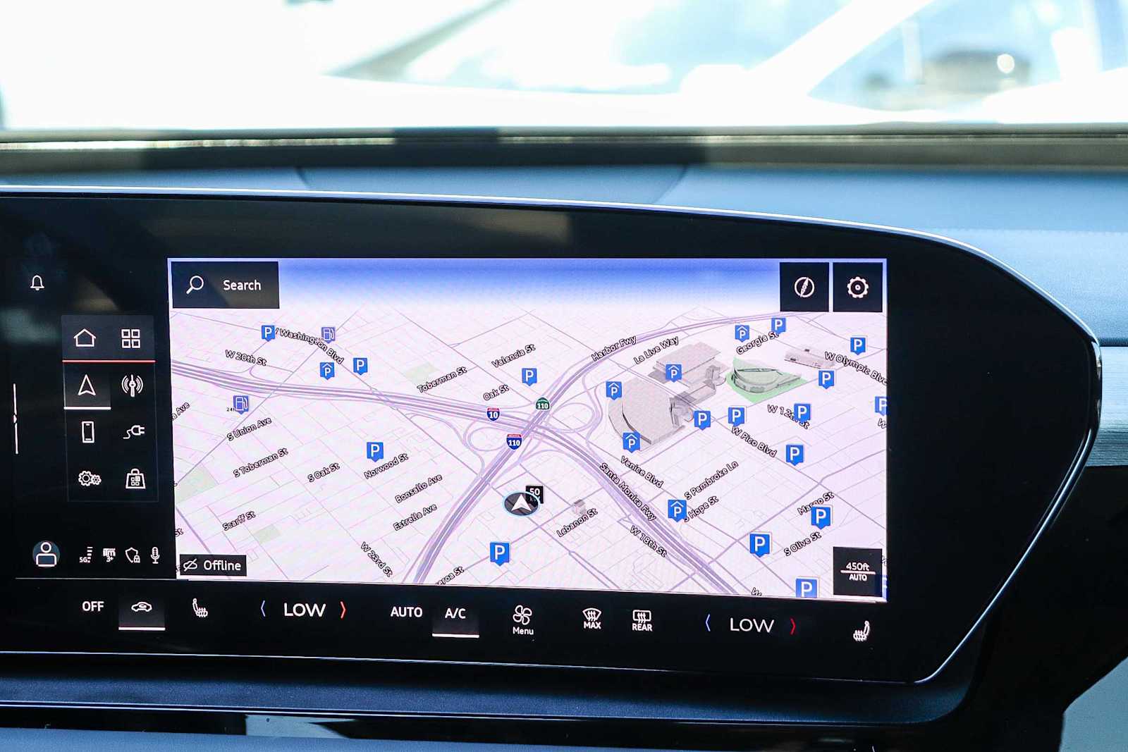 Thumbnail: 2025 Audi Q6 e-tron - 16