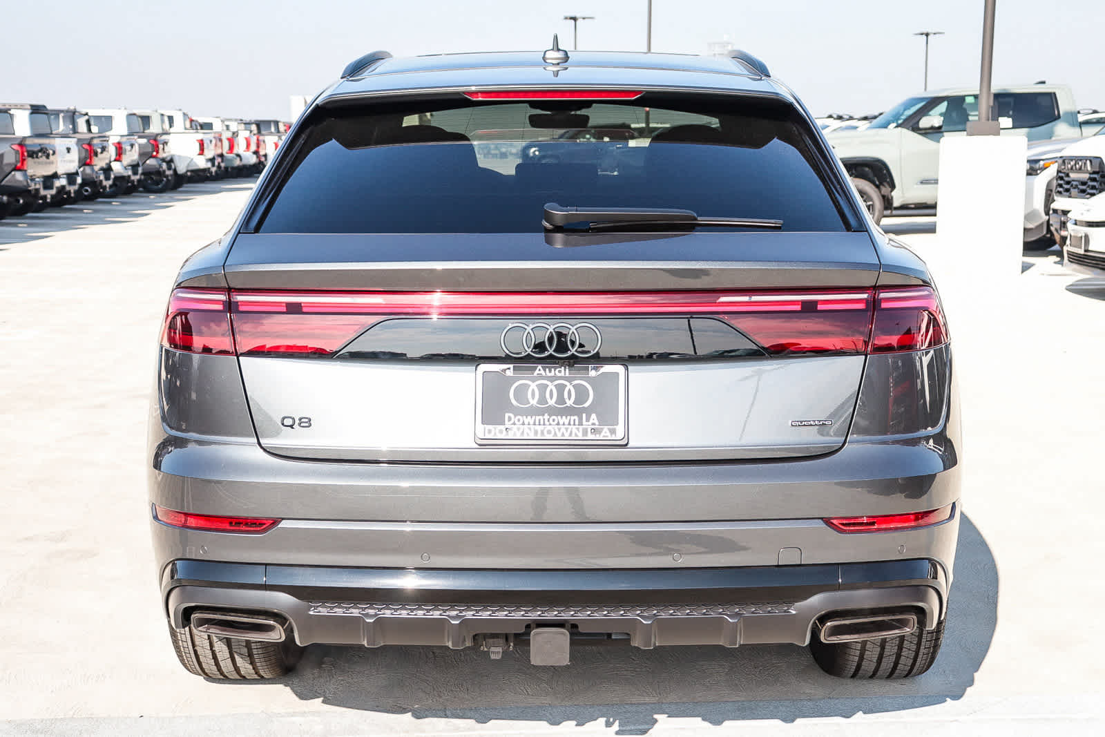 Thumbnail: 2026 Audi Q8 - 8