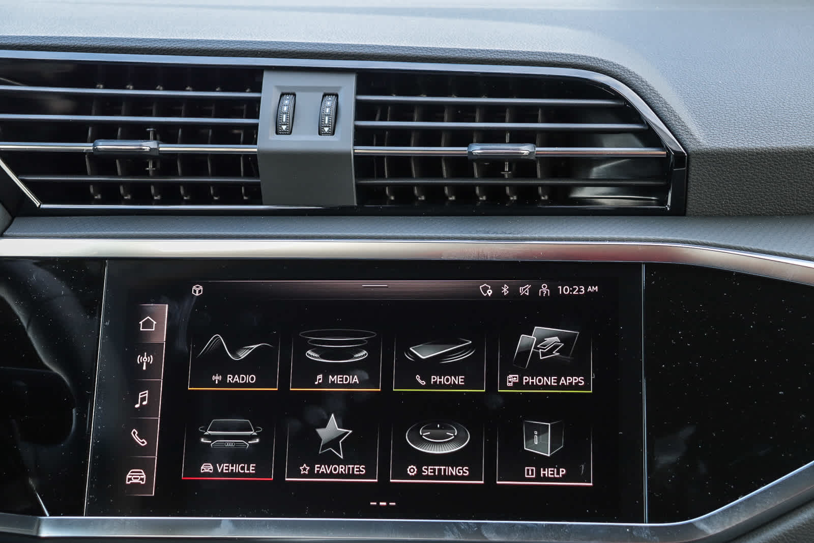 Thumbnail: 2025 Audi Q3 - 18