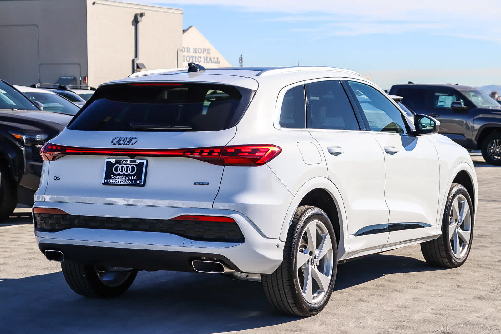 Thumbnail: 2025 Audi Q5 - 4