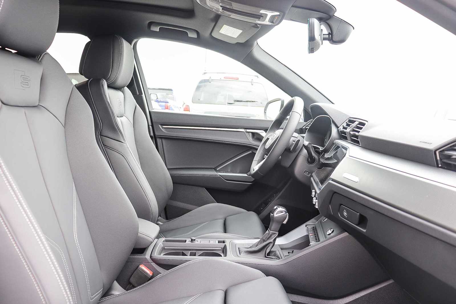 Thumbnail: 2025 Audi Q3 - 17