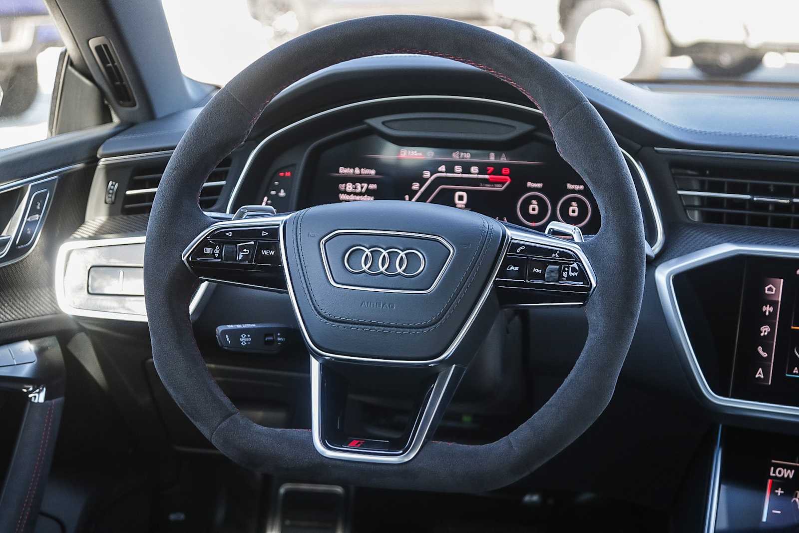Thumbnail: 2025 Audi RS 7 - 16