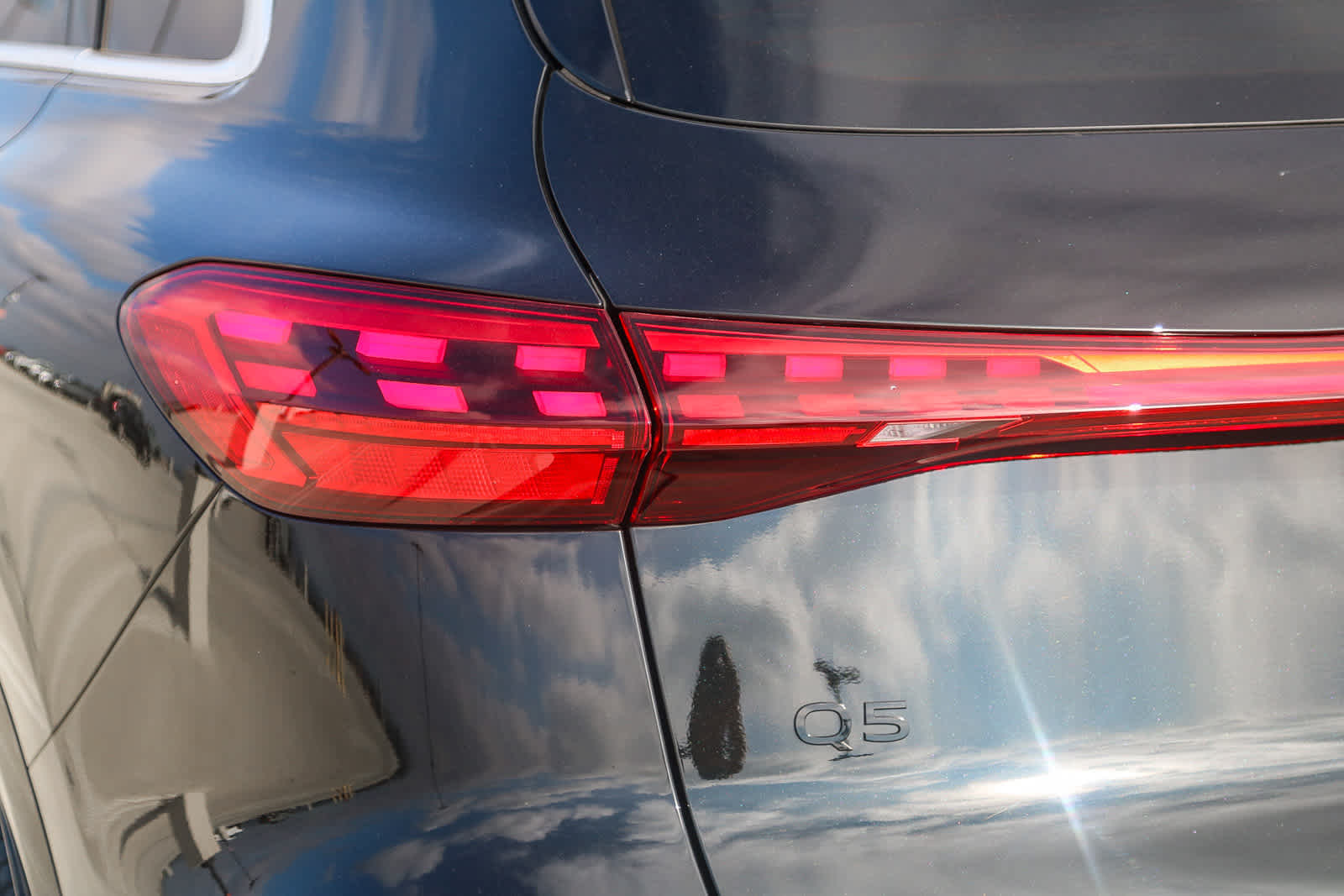 Thumbnail: 2025 Audi Q5 - 10