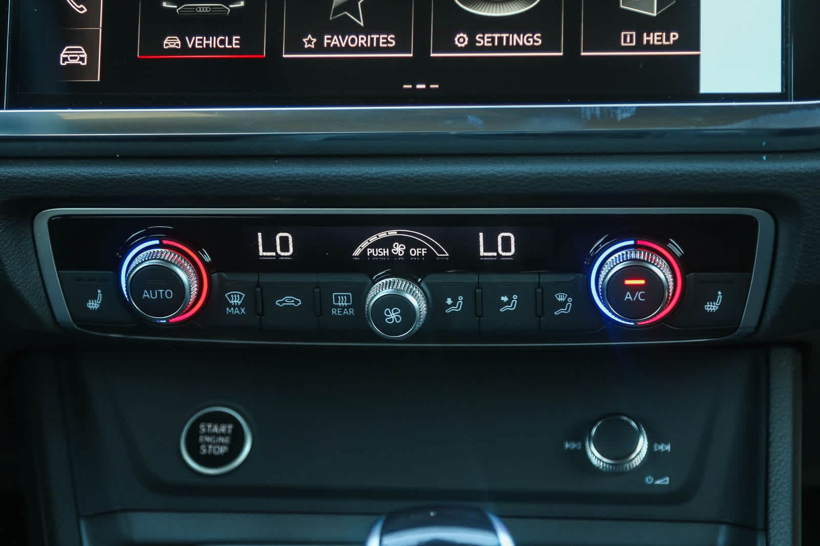 Thumbnail: 2025 Audi Q3 - 19