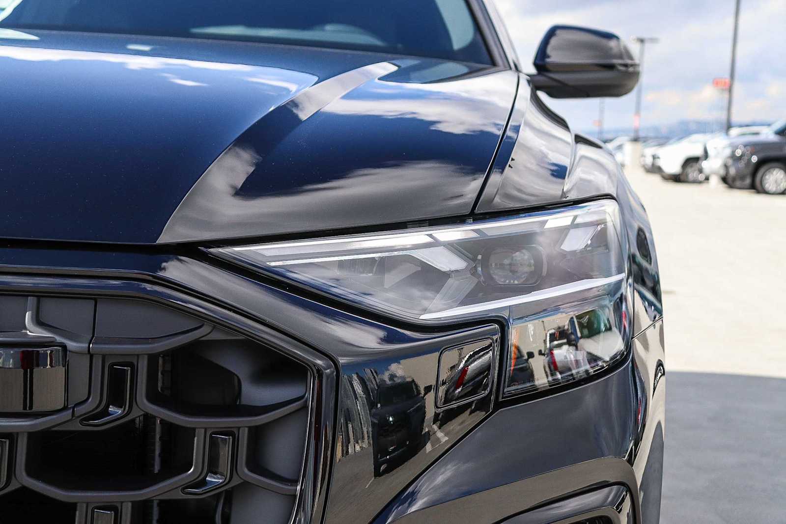 Thumbnail: 2026 Audi Q8 - 7