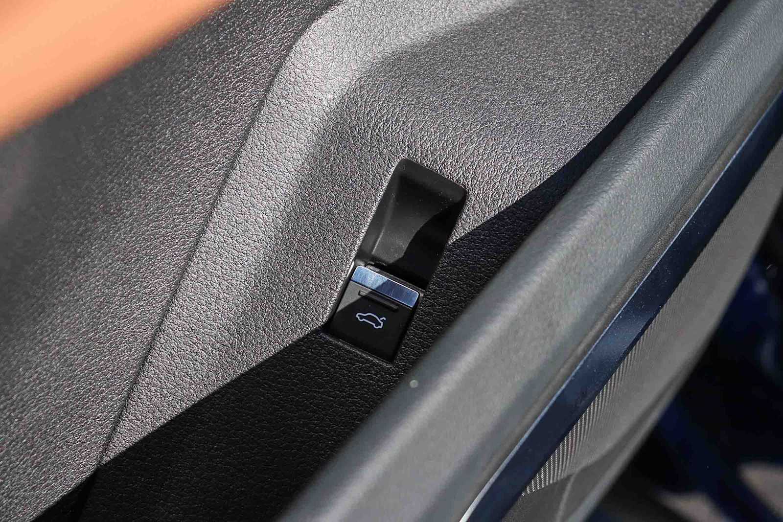 Thumbnail: 2022 Audi e-tron - 29