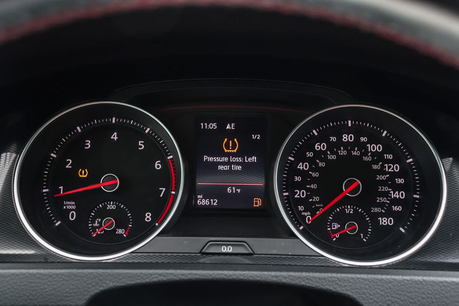 Thumbnail: 2017 Volkswagen Golf - 32