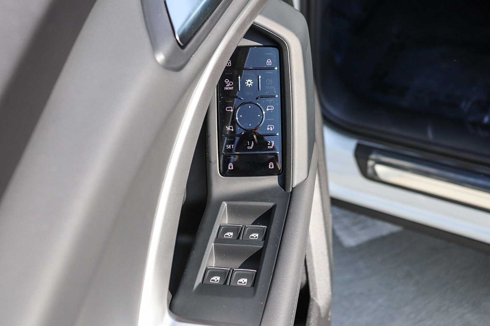 Thumbnail: 2025 Audi Q5 - 25