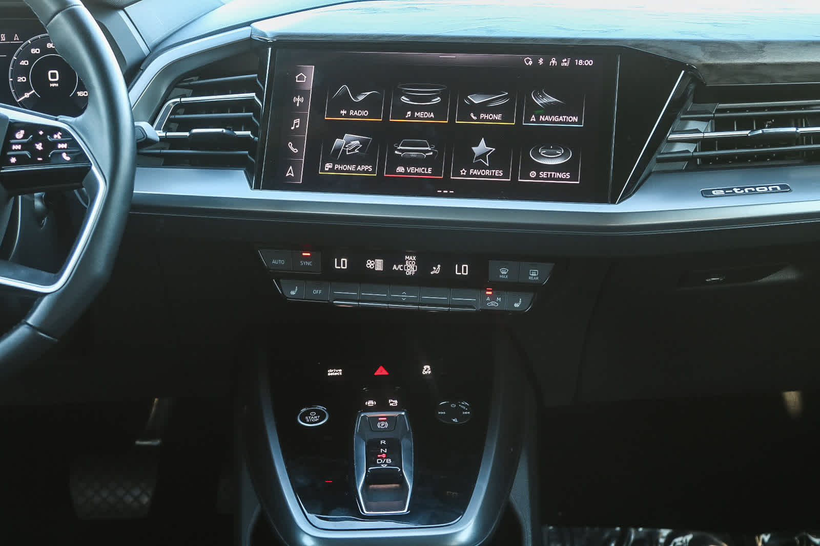 Thumbnail: 2023 Audi Q4 e-tron - 13