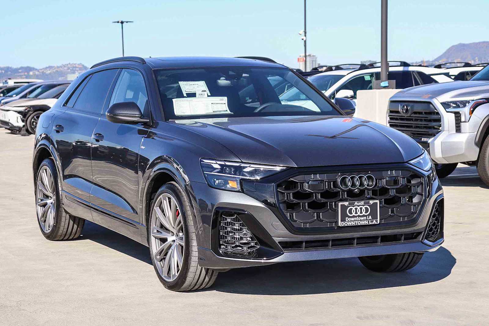 Thumbnail: 2026 Audi Q8 - 3