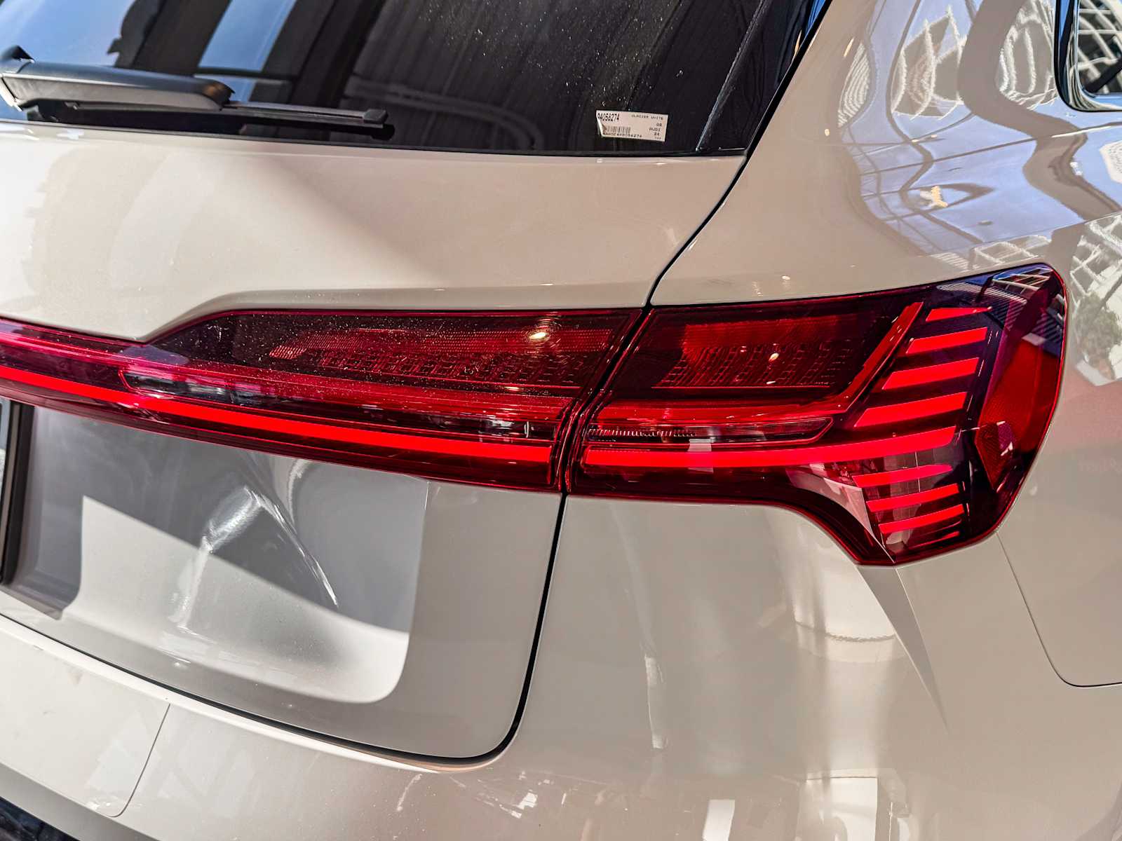 Thumbnail: 2024 Audi Q8 e-tron - 8