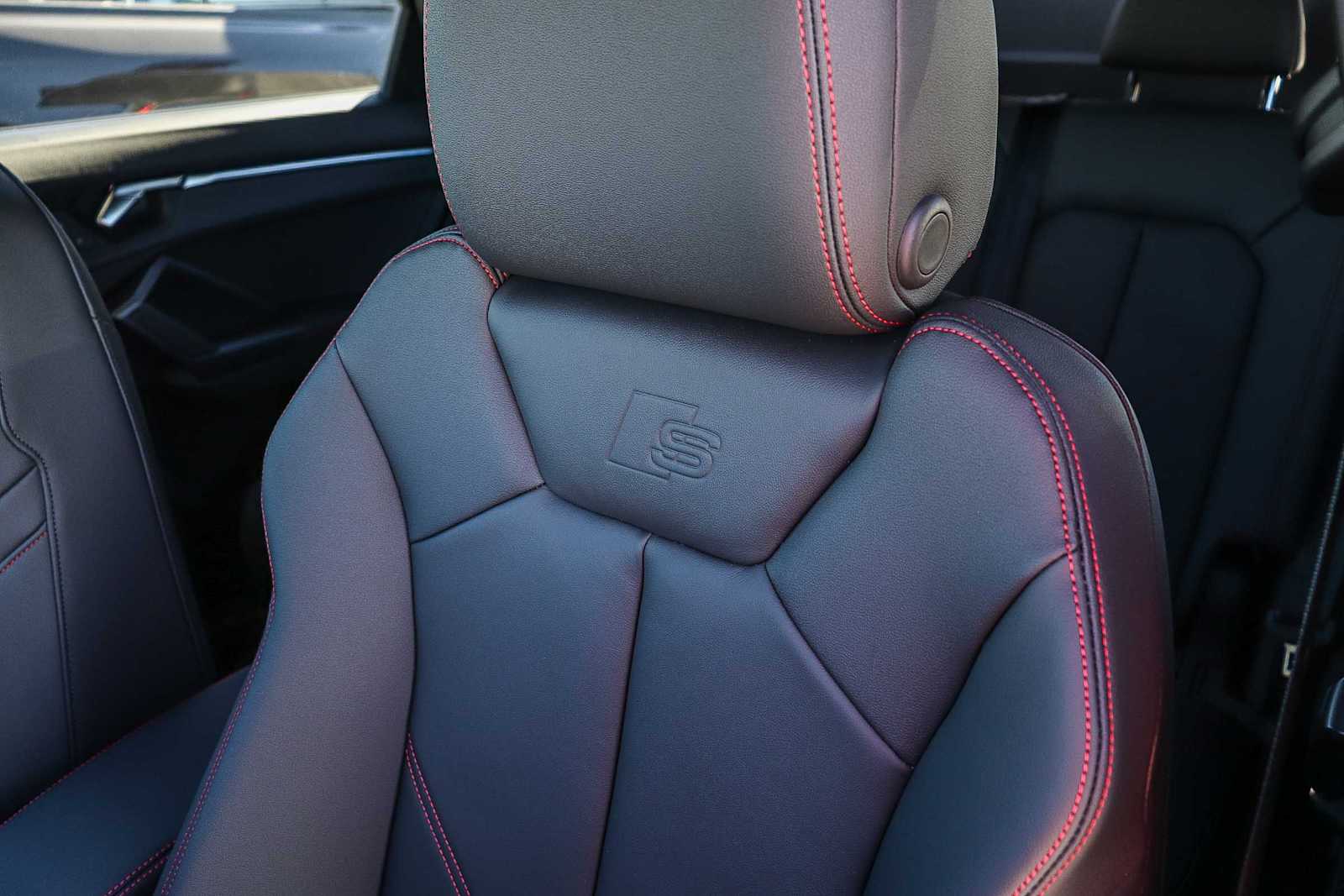 Thumbnail: 2025 Audi Q3 - 38