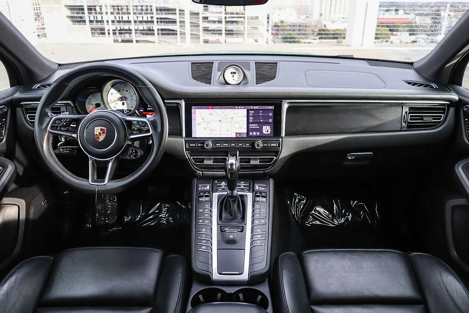 Thumbnail: 2021 Porsche Macan - 16