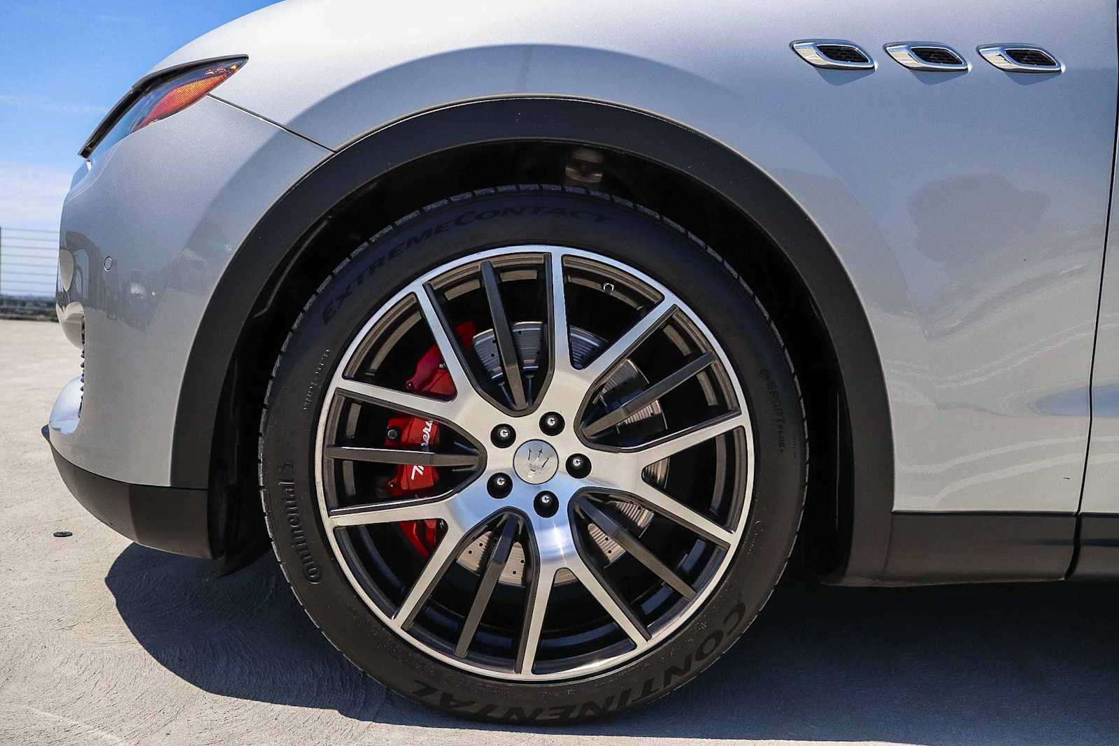 Thumbnail: 2017 Maserati Levante - 14