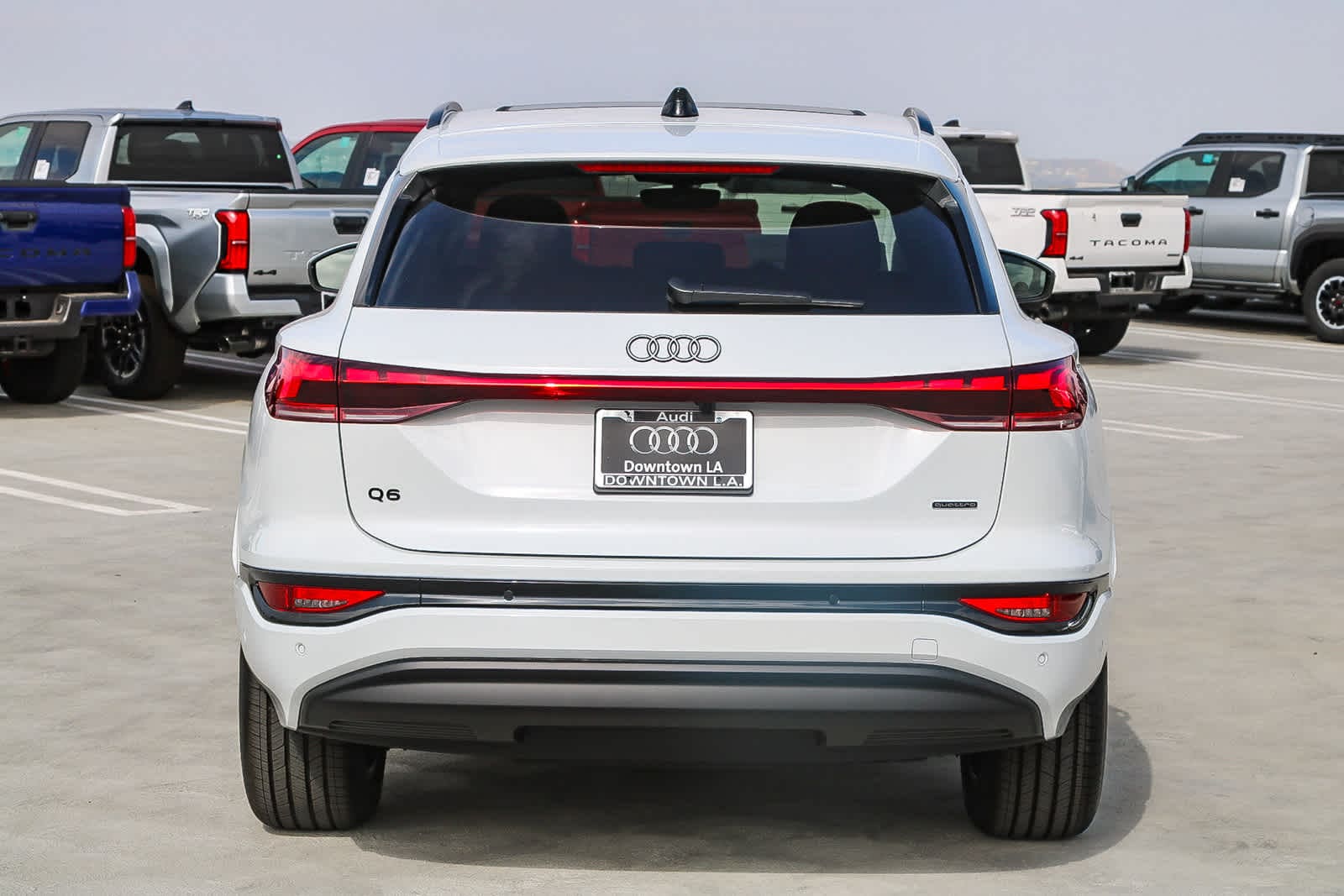 Thumbnail: 2025 Audi Q6 e-tron - 7