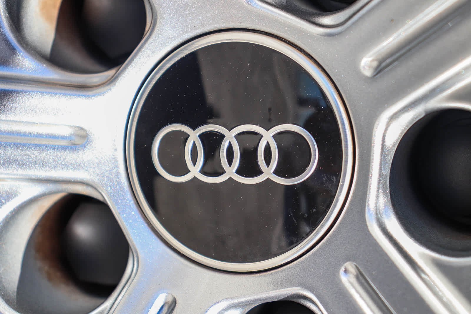 Thumbnail: 2025 Audi RS 6 - 14