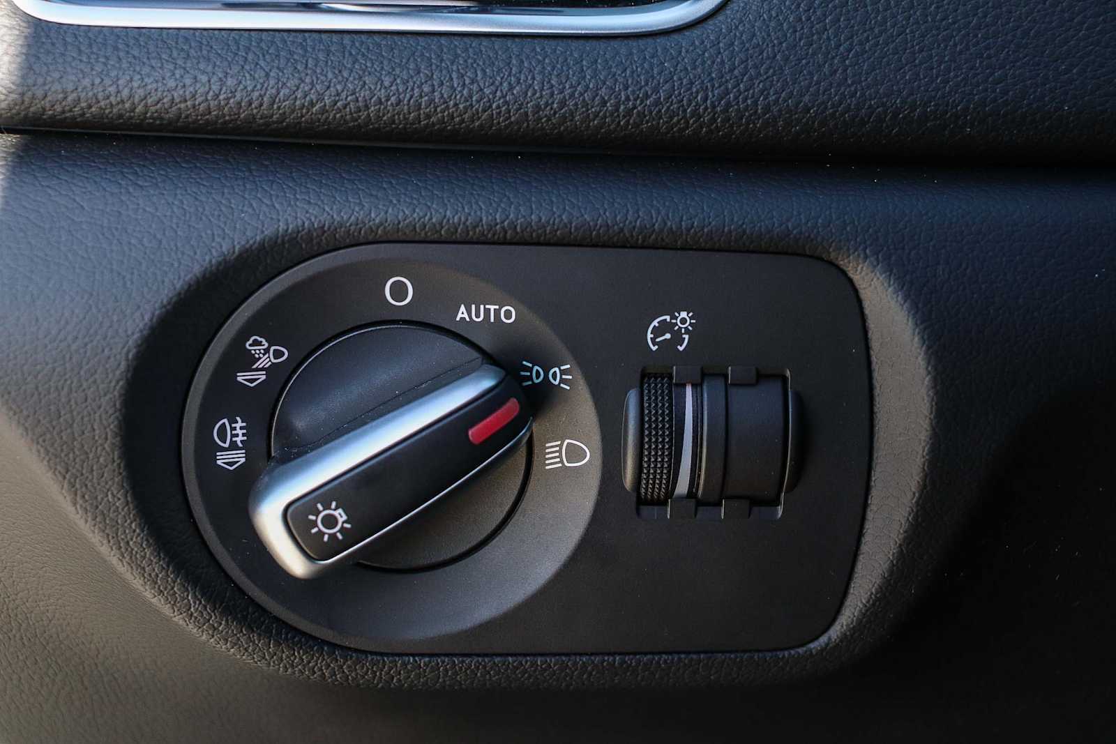 Thumbnail: 2018 Audi Q3 - 32