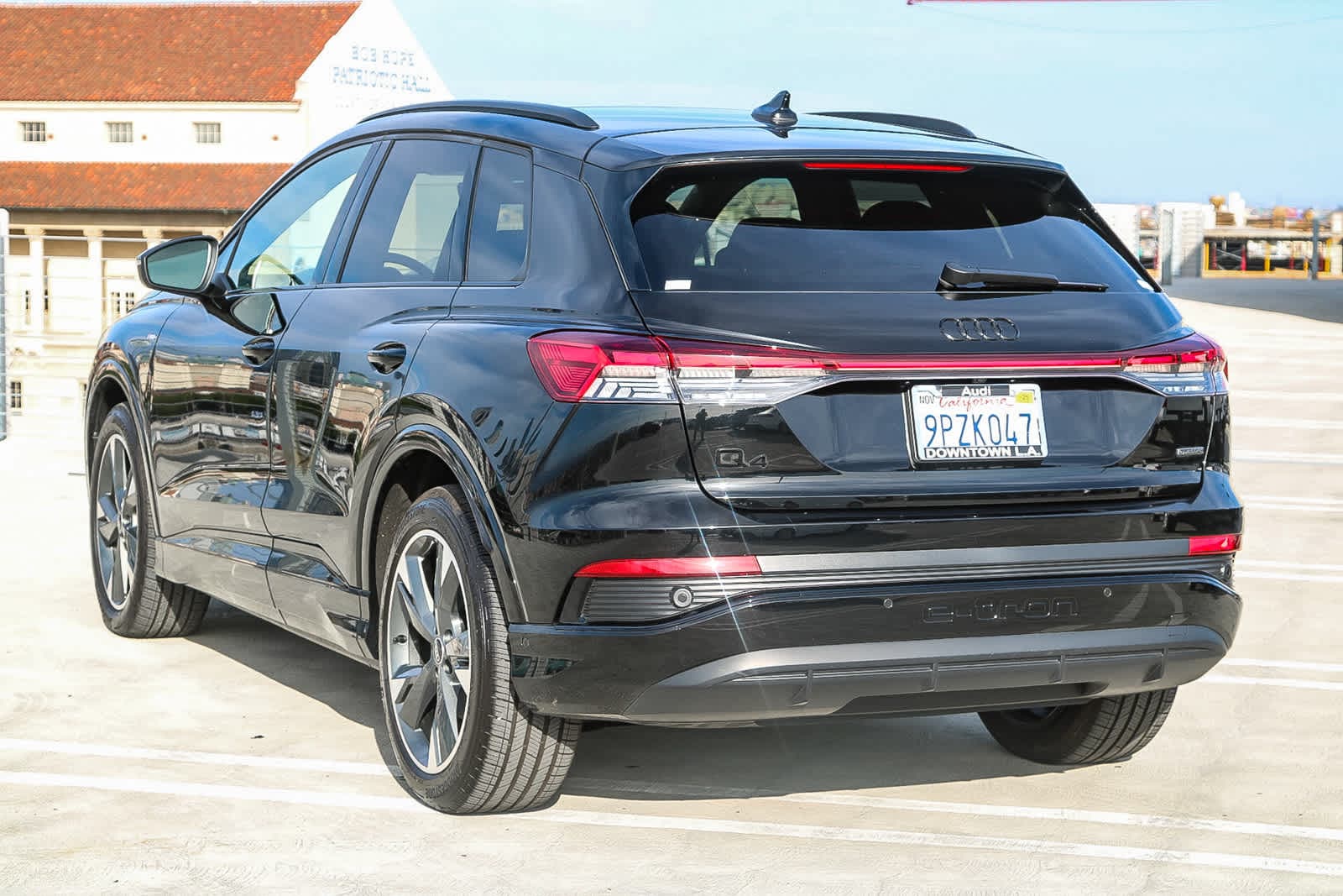 Thumbnail: 2024 Audi Q4 e-tron - 8