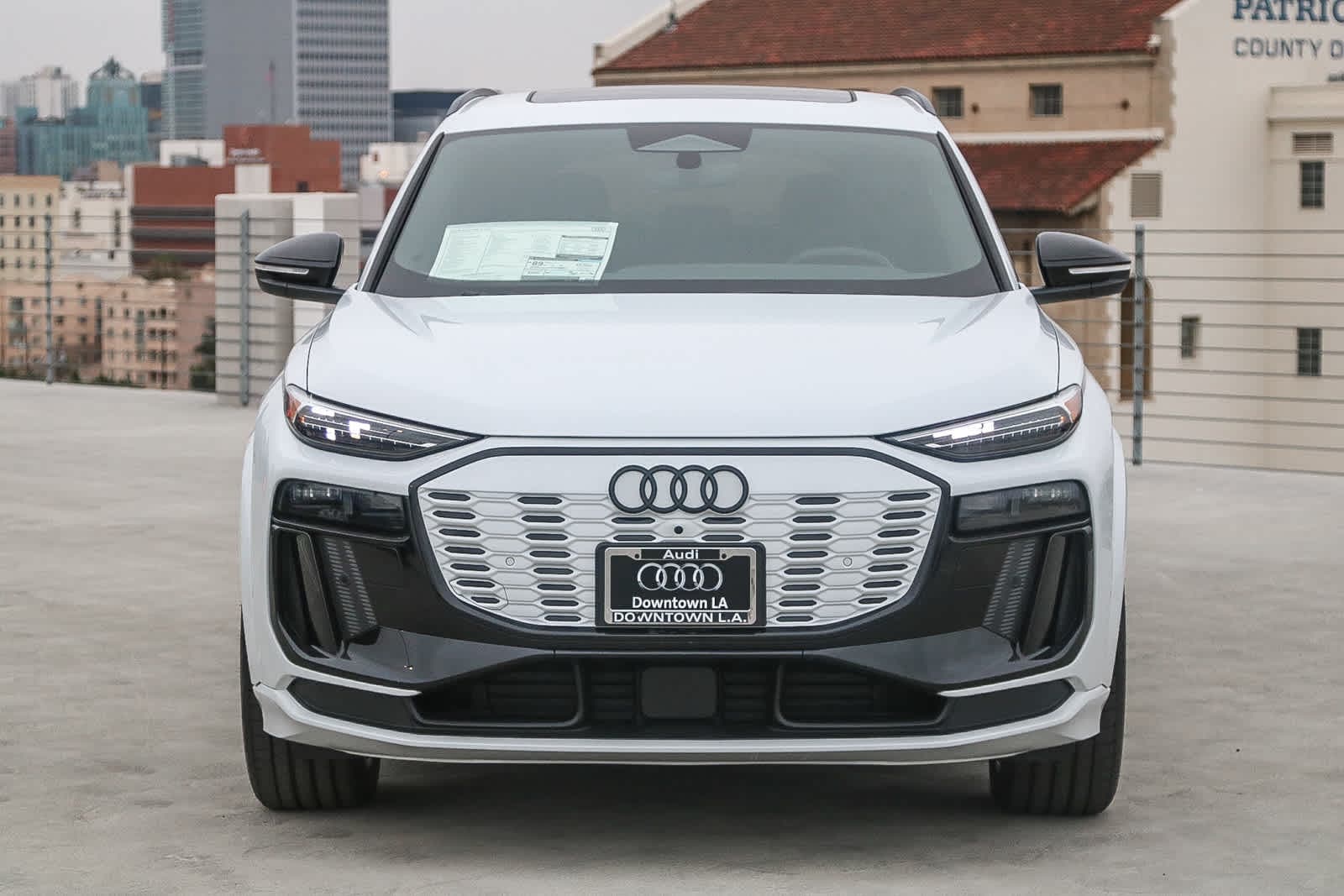 Thumbnail: 2025 Audi SQ6 e-tron - 2