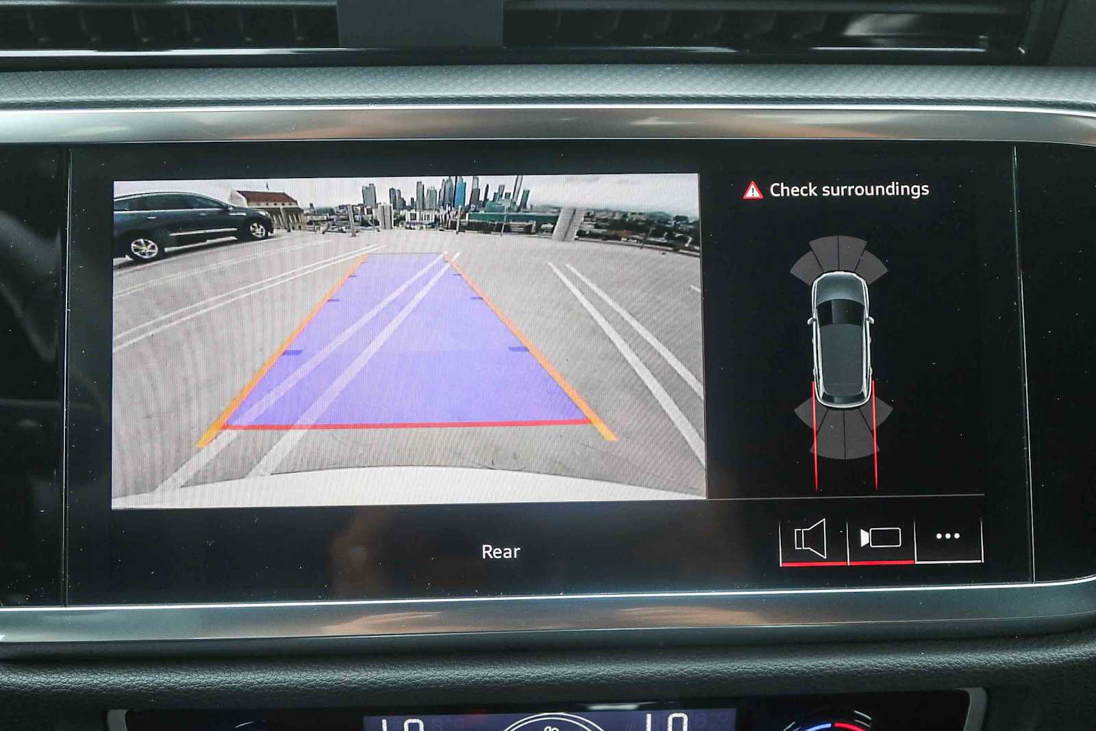 Thumbnail: 2025 Audi Q3 - 41