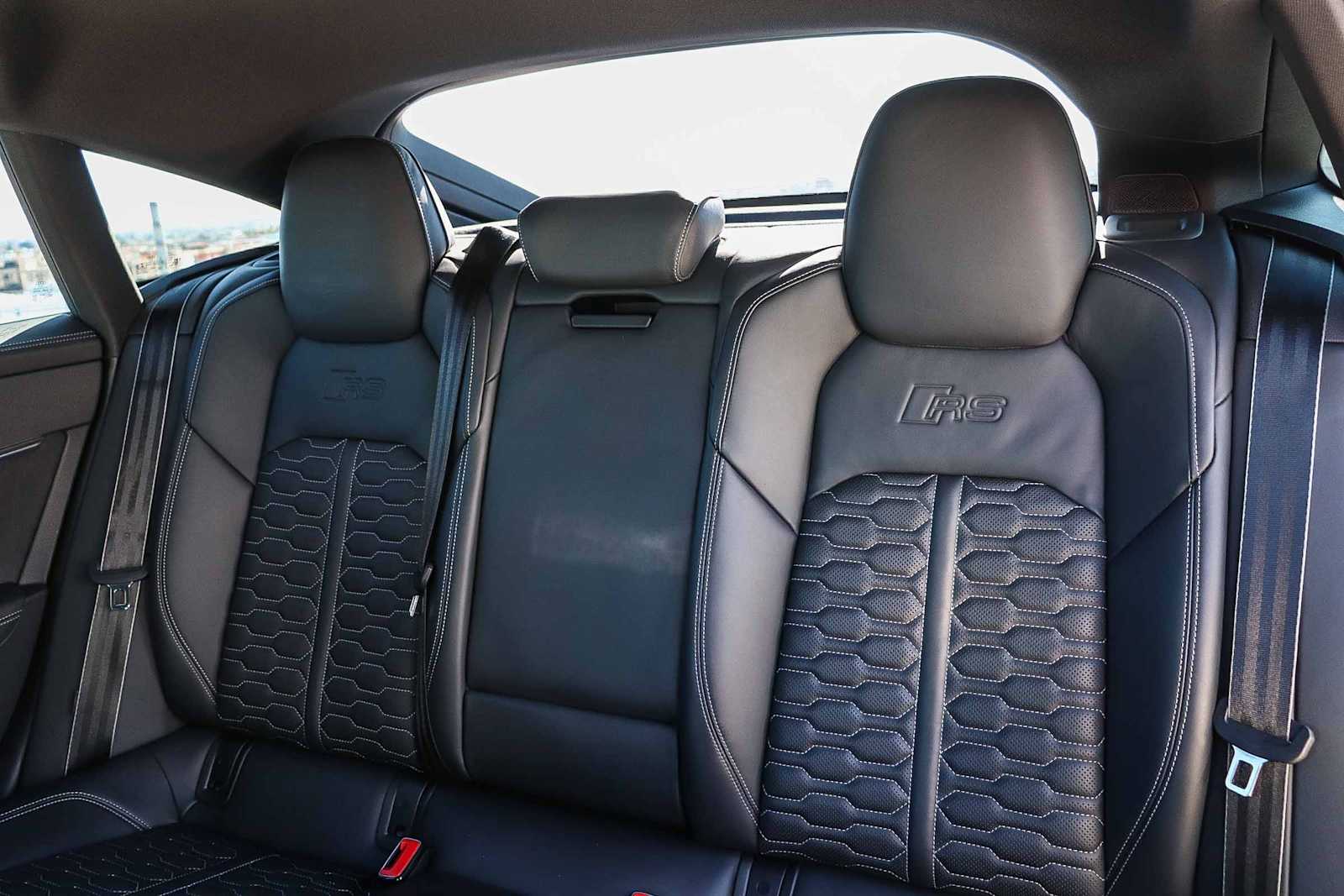 Thumbnail: 2023 Audi RS 7 - 25