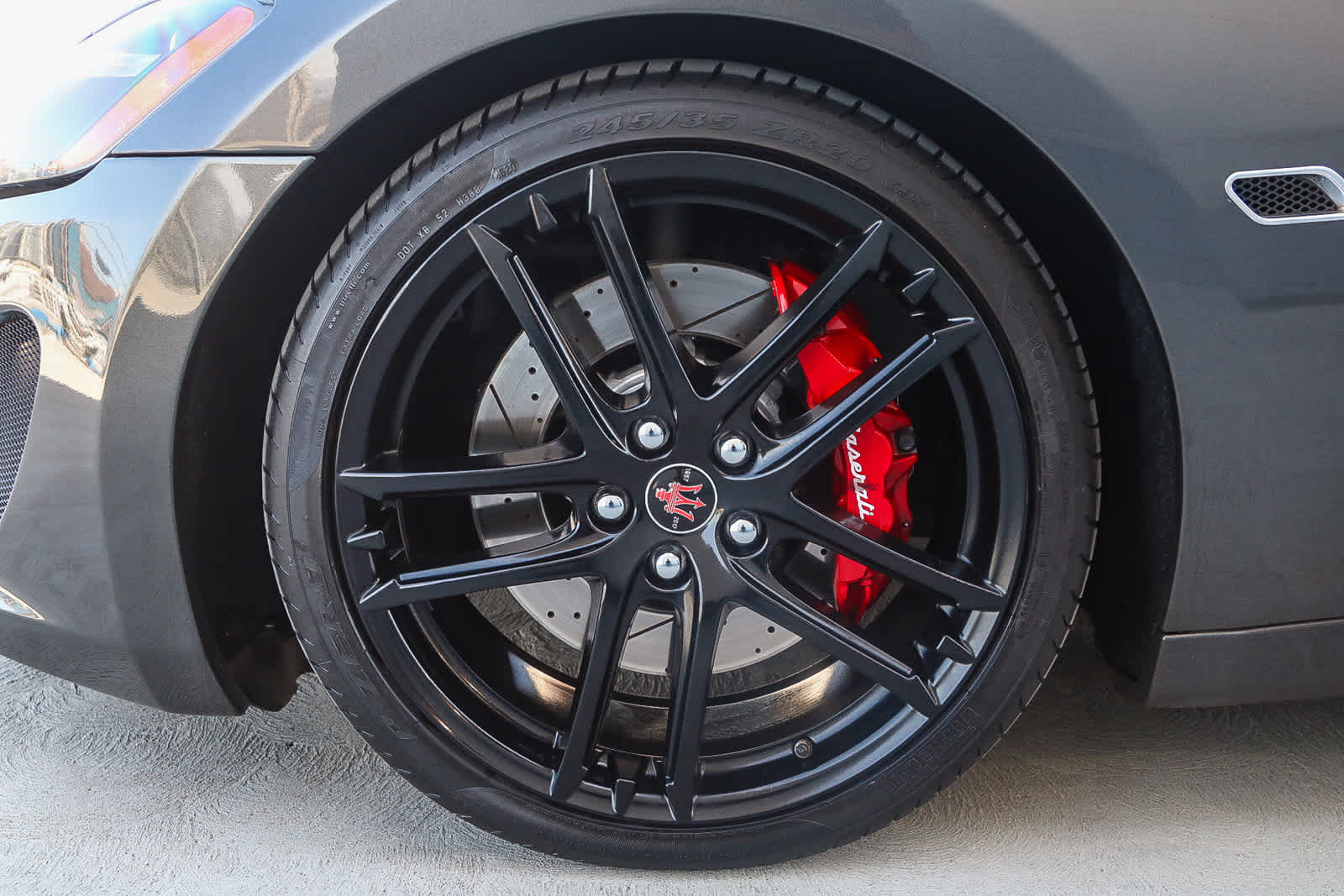Thumbnail: 2017 Maserati GranTurismo - 13