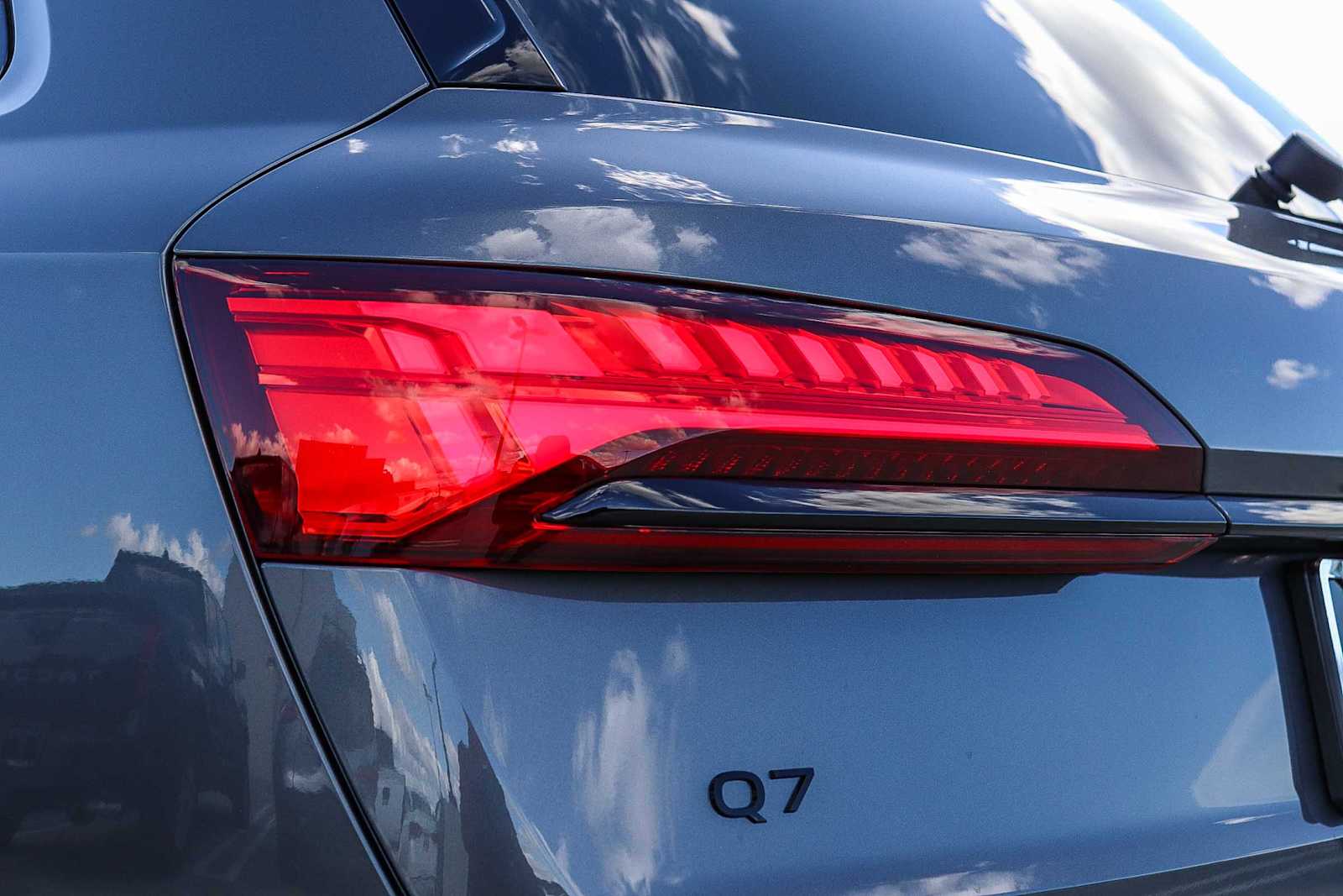 Thumbnail: 2026 Audi Q7 - 12